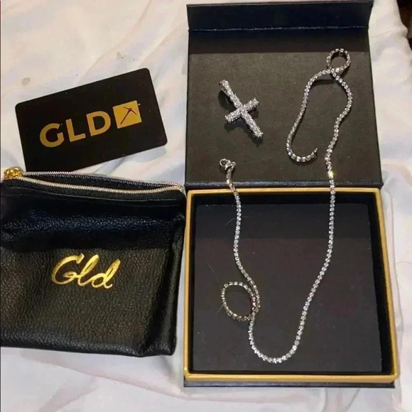 GLD White Gold cross and chain. NEW - Picture 1 of 6
